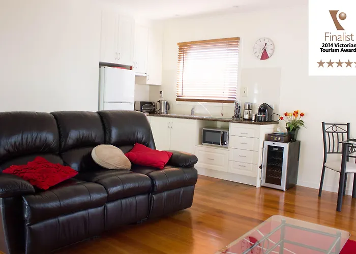 Lakeside Cottage Luxury B&B